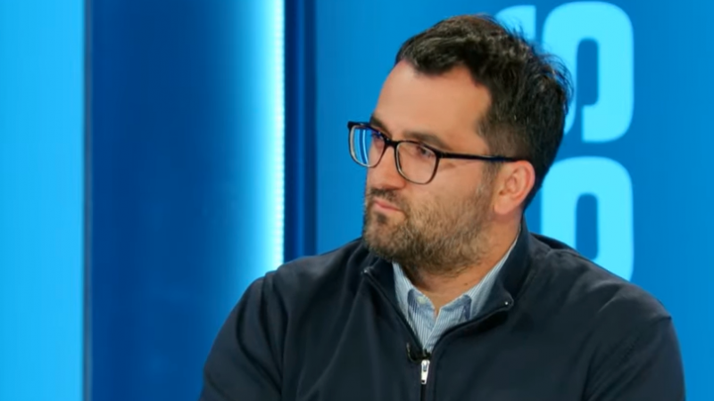 Nushi  Shkëlzen Gashi e ka shitë librin e masakrave nëpër diasporë kah 55 franga