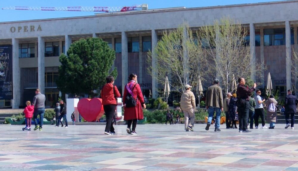 rritet-me-8-numri-i-turisteve-ne-fillim-te-vitit-tur-operatoret-shprehen-optimiste-per-sezonin-veror