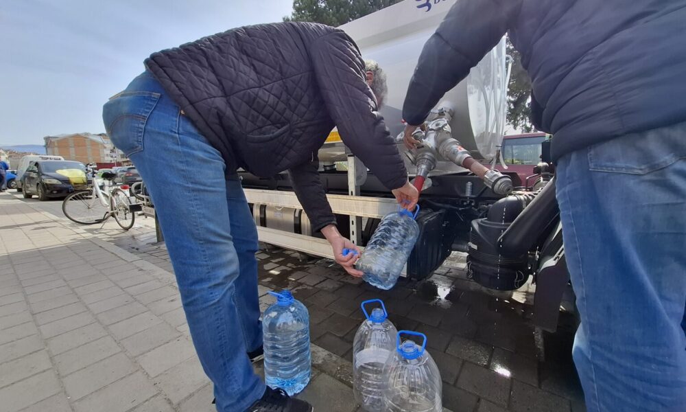 struga-ne-kaos-me-faturat-e-ujit-qytetaret-paguajne-komuna-premton-rimbursim-me-keste