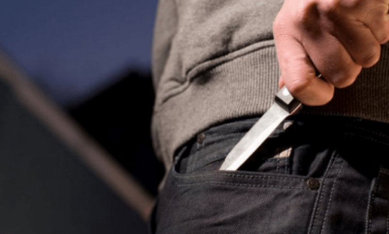 Plagoset me thikë  shkak mosmarrëveshja në trafik në Tetovë