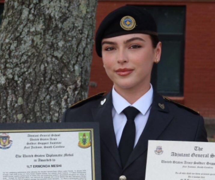 Sukses i madh për Ermona Meshi   nderohet me  United States Diplomatic Medal  pas diplomimit në SHBA