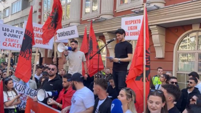 Studentët kërkojnë të mos flasin të tjerët në emrin e tyre