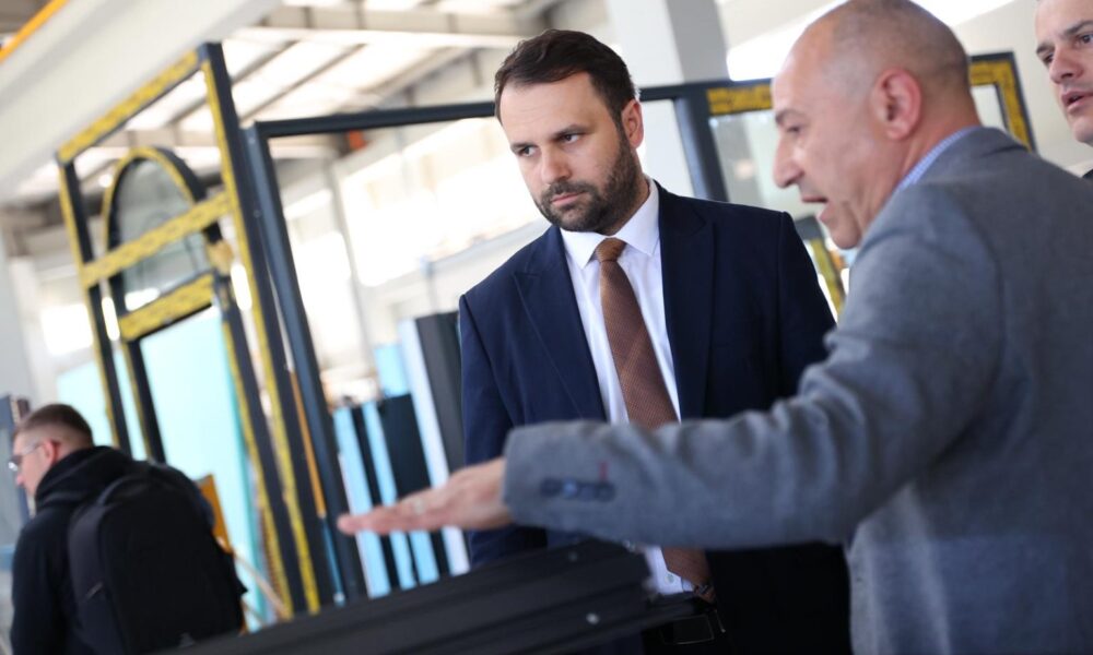 Ministri Durmishi nga Zhelina  40 milionë euro për punësim në vitin 2026