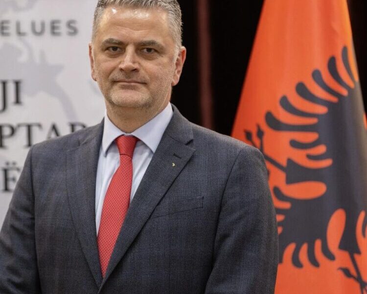  Maqedonët kanë probleme mes vete   Hasani  Duan të na e lënë kopilin te dera 