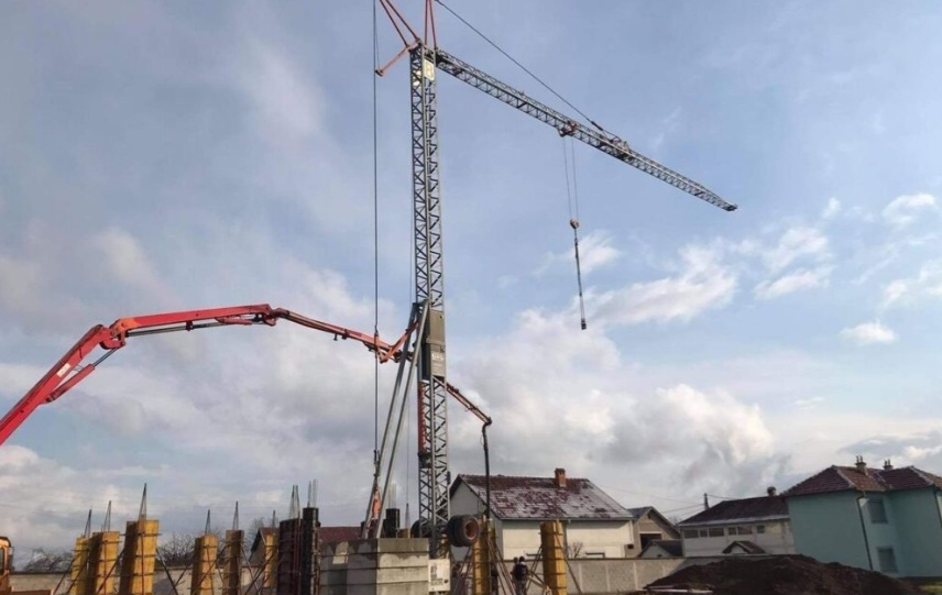 Tragjedi  Krani i ndërtimit i merr jetën punëtorit nga Tetova