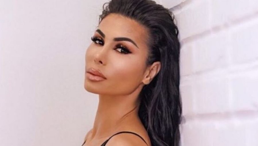 habit-soni-malaj-jetoj-ende-me-ish-bashkeshortin-ne-te-njejten-shtepi