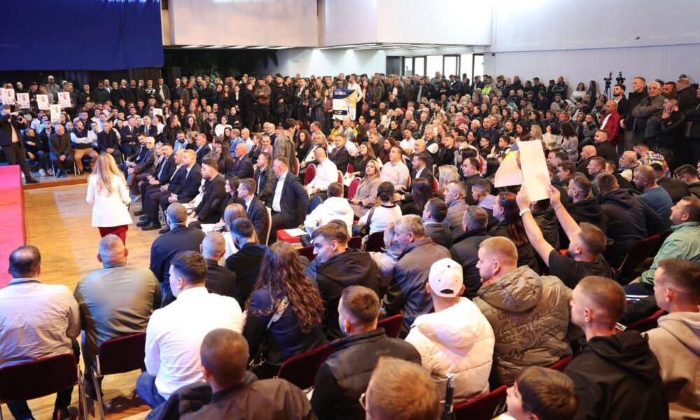 Goditje e rëndë për AAK në  dorëhiqet anëtari i kësaj partie pas 19 vitesh aktivitet