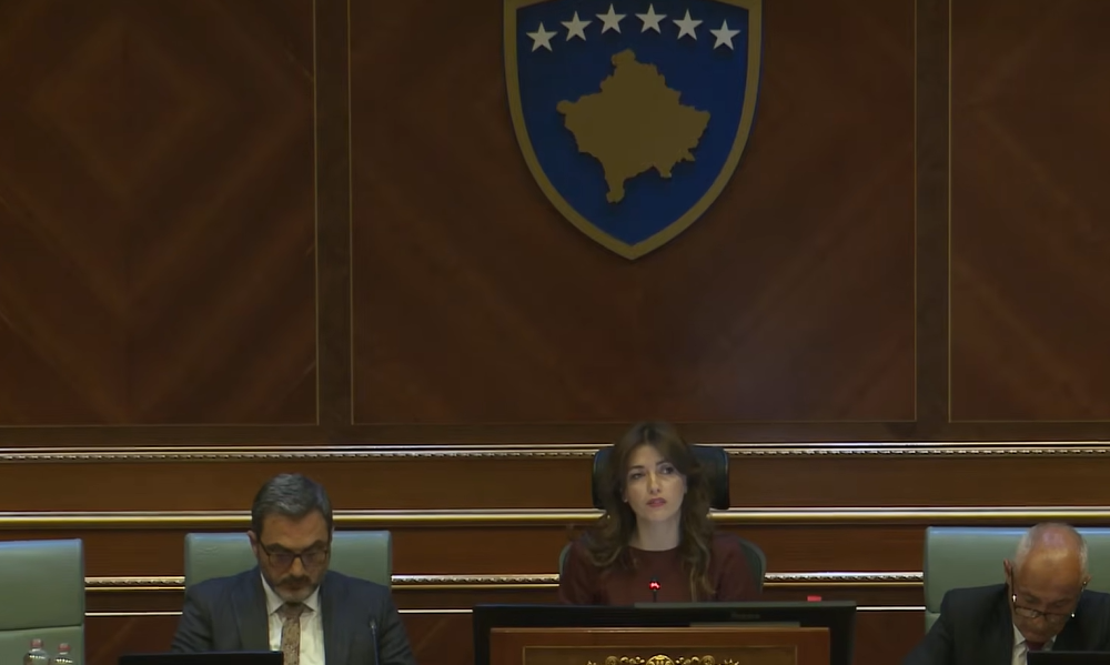 Albulena Haxhiu  Shpërndahet Kuvendi  zgjedhjet do të shpallen brenda afateve kushtetuese