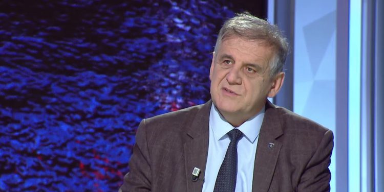 Spahiu thotë se nëse LDK pranon koalicion me Albin Kurtin ministrat i përfundojnë në Vetëvendosje