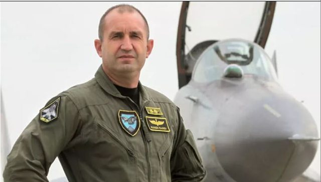  Orbani i ri   Kush është presidenti i ri i Bullgarisë që u përplas me Zelenskyn