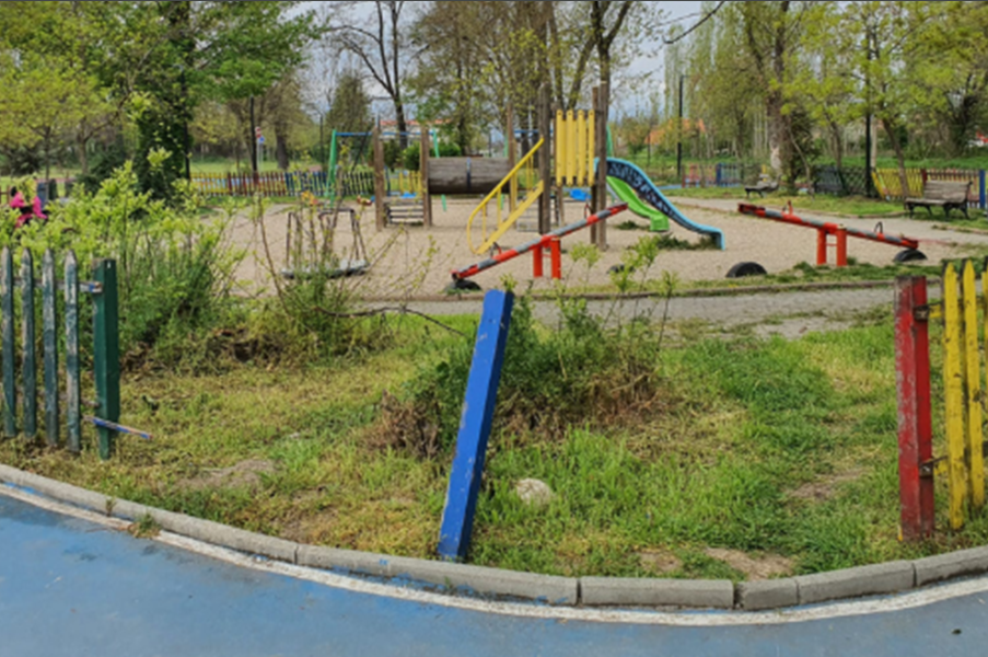 Parku i Qytetit në Kumanovë i lënë përgjysmë dhe erësirë  Mungojnë ulëset dhe këndi i lojërave  komuna pa plan konkret