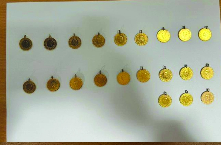 Brenda dy javësh janë zbuluar tre përpjekje për kontrabandë ari në aeroportin e Shkupit