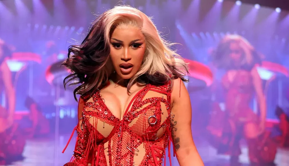 Cardi B bie pre e mashtrimit me kartë krediti  çfarë blenë hajdutët me 60 mijë dollarë