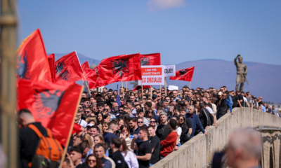 Fotografi nga protesta e studentëve shqiptarë në Maqedoni të Veriut.