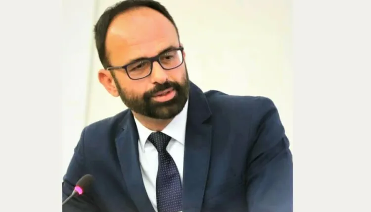 fillon-puna-per-zgjidhje-lidhur-me-provimin-e-jurisprudences-jeton-shasivari-anetar-i-komisionit