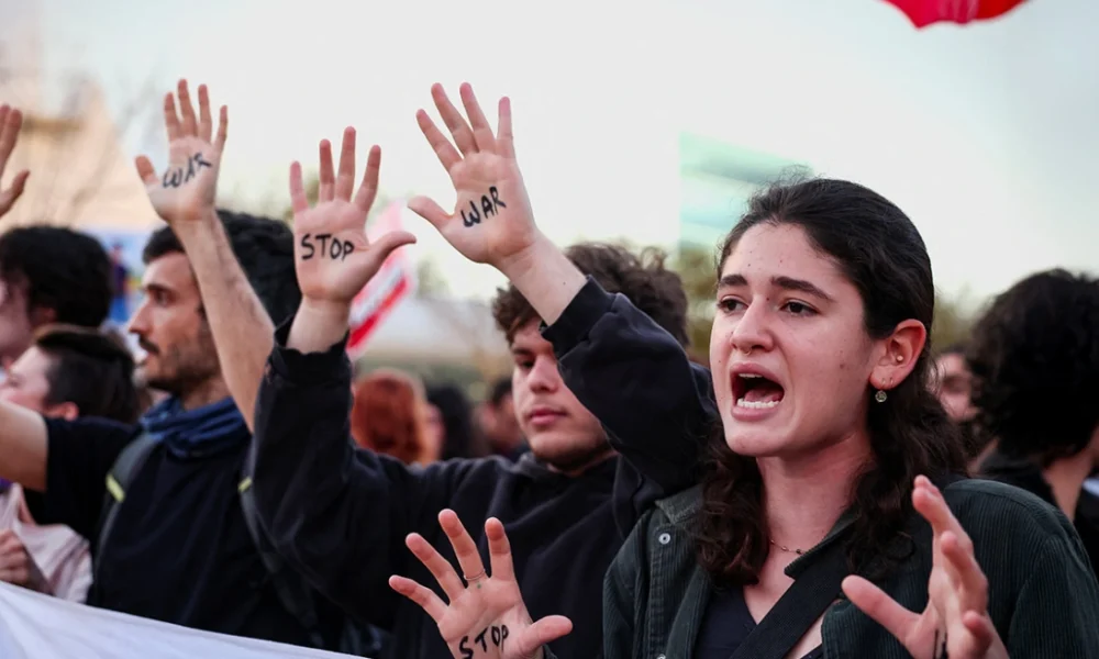 Protesta kundër luftës në Tel Aviv   Netanyahu  kërcënimi më i madh   