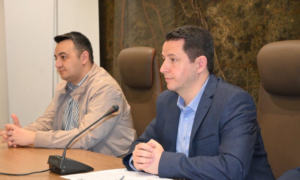 Valbon Limani me lajm të mirë për qytetarët e Gostivarit  Wi Fi falas në hapësirat publike