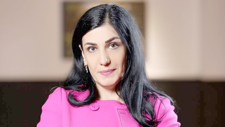 Dosja  AKSHI   Gjykata e Lartë ndryshon masën për Mirlinda Karçanajn  e lë në detyrim paraqitje
