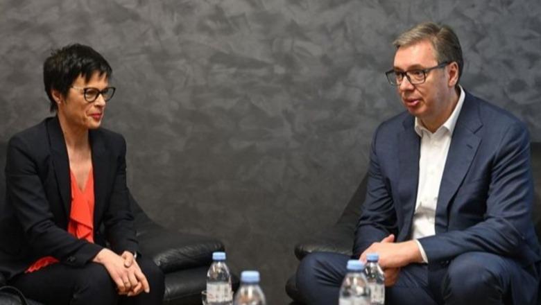 BE pezulloi fondet për Serbinë  Vuçiç sulmon komisioneren Marta Kos  Nuk ka qëllime të mira  nuk kemi çfarë flasim më 