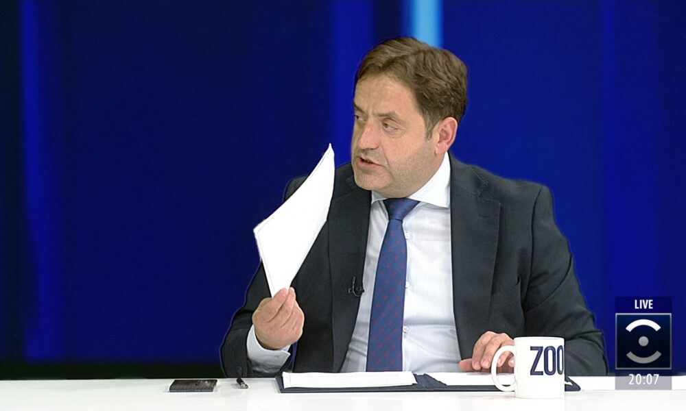 Rexhepi akuzon VLEN dhe qeverinë  Po zbehet dhe hiqet gjuha shqipe nga institucionet