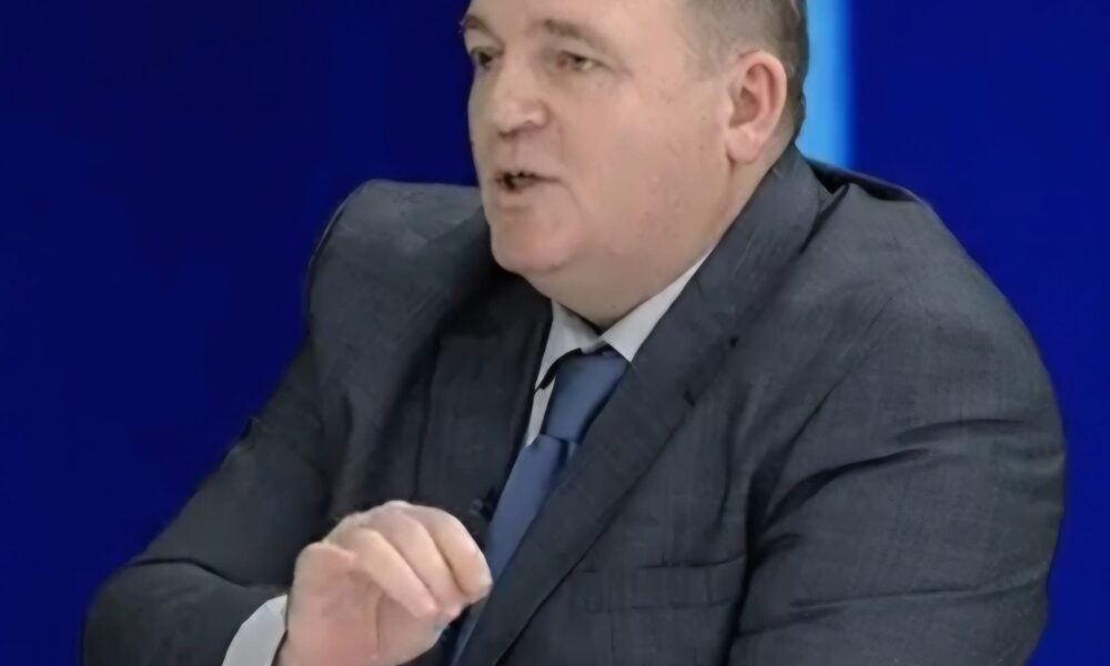 Gazetari Çashule a e di se maqedonasit dhe shqiptarët e kanë nënshkruar Marrëveshjen e Ohrit 