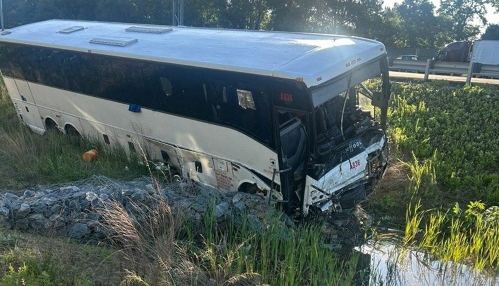 Rrëzohet autobusi në SHBA  5 të vdekur dhe 35 të plagosur