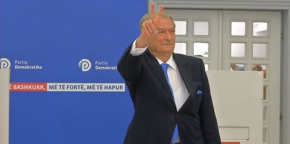 Berisha përballë vetes  si votuan demokratët në  referendumin  e PD së