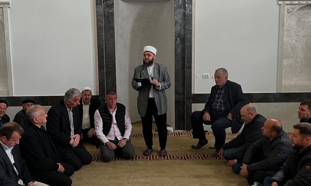 Hoxha Fatmir Latifaj pajton dy familje në Mitrovicë që ishin në hasmëri