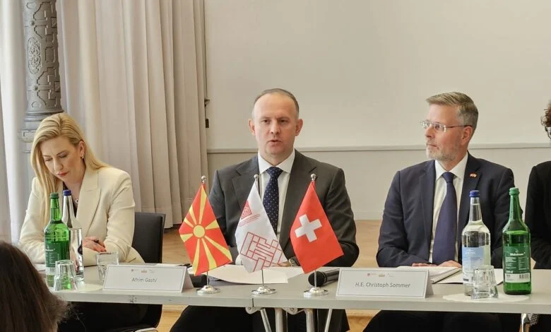 Kryeparlamentari Gashi nga Zvicra  Të promovojmë vlerat demokratike dhe përgjegjësinë publike