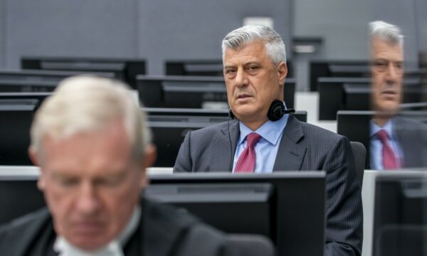 thaci-nga-haga-me-eshte-mbyllur-goja-per-te-folur-dhe-me-jane-lidhur-duart-per-te-shkruar