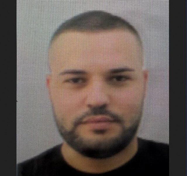 plagosi-hamajezin-per-borxhin-30-mije-euro-ja-kush-eshte-klodian-kallo-i-shpallur-ne-kerkim