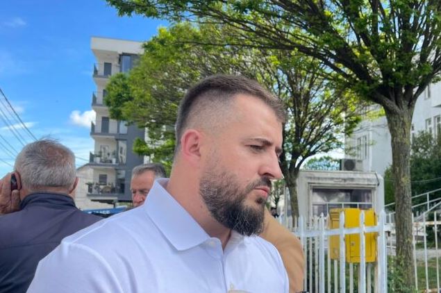 Flet Mërgim Lushtaku për media  Sami Lushtaku ende nuk është lajmëruar në polici