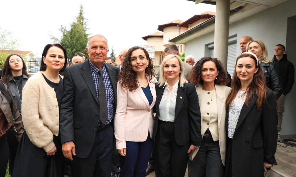 Osmani në Mitrovicë  te familja e kandidatës Brikena Muharremi  Është kthyer nga Londra për listën tonë