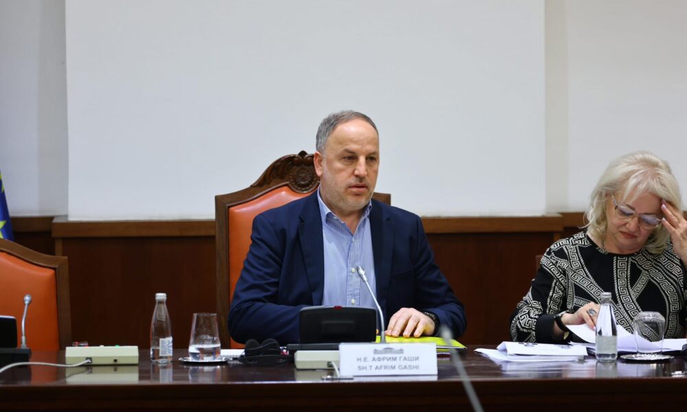 deputeti-adnan-azizi-zgjidhet-ne-krye-te-komitetit-per-marredhenie-mes-bashkesive