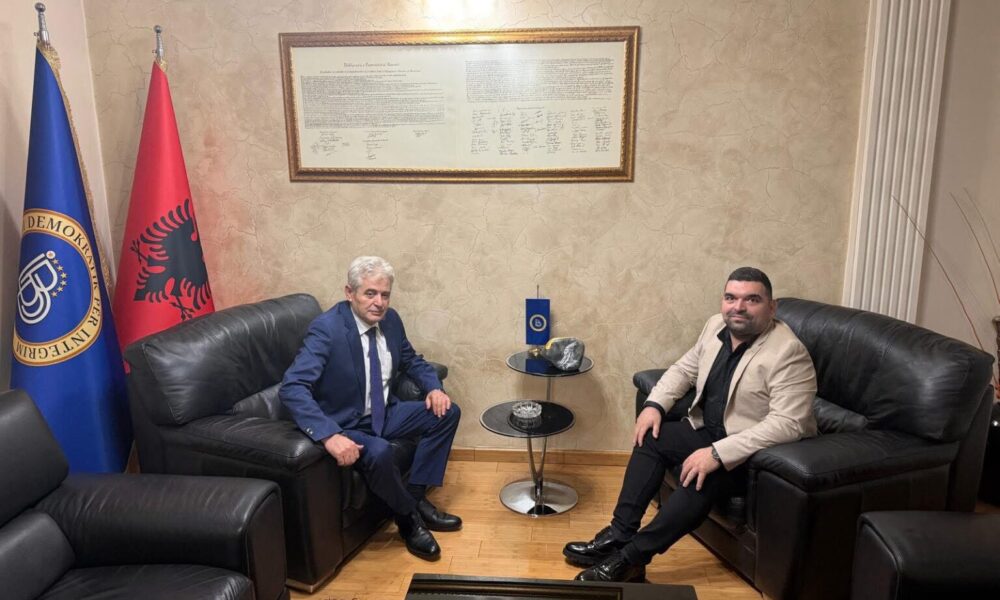 Ahmeti takoi me shqiptarin nga Gostivari që na  dërgoi  në Hënë