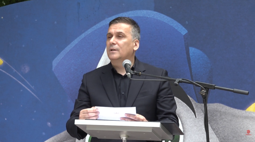 Ministri Hoxha  Mbrojtja e planetit fillon nga oborri ynë