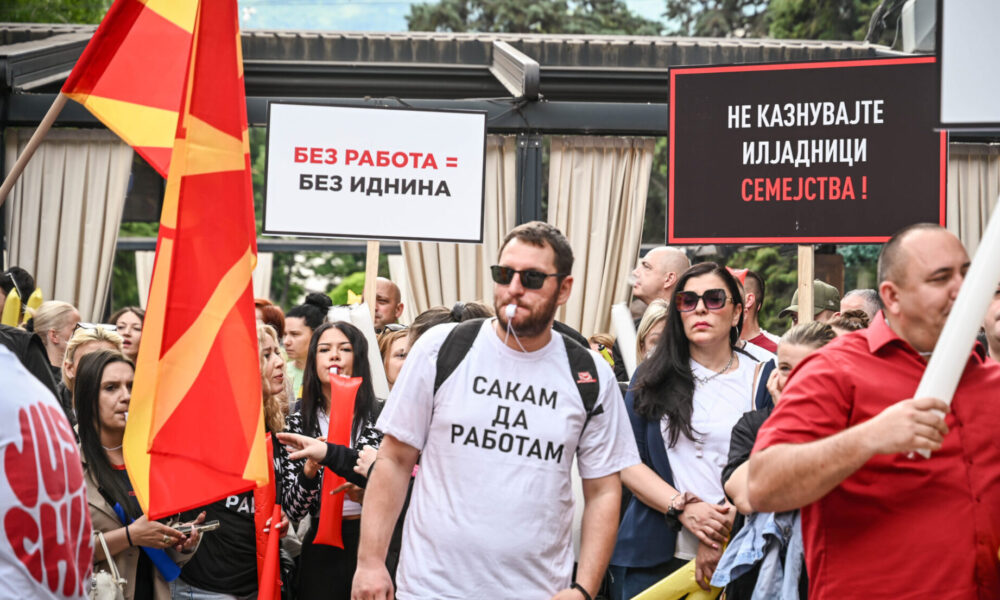 Të punësuarit në bizneset e lojërave të fatit në protesta  mbi 10 mijë persona do të mbesin pa punë