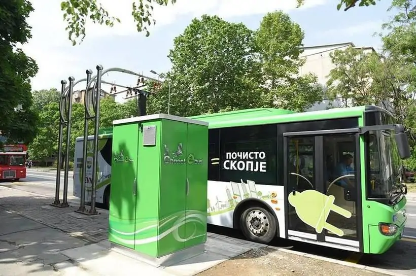 Ministria e Transportit anulon tenderin për autobusë elektrikë dhe karikues