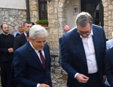 Granit Osmani pyet  A do të marrë pjesë Ali Ahmeti në tubimin në mbështetje të Vuçiqit në Kumanovë 