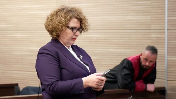 rozeta-hajdari-reagon-pas-publikimit-te-bisedave-ne-grupin-sekret-te-whatsappit