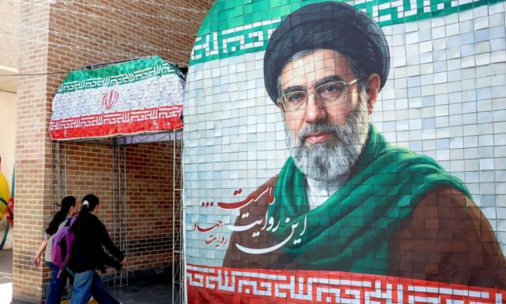 Zyrtari iranian  Mojtaba Khamenei në gjendje të mirë shëndetësore pas sulmit