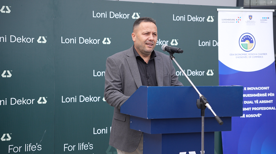 Shembull suksesi  Nxënësit e trajnuar në  Loni Dekor  diplomojnë si profesionistët e parë të mësimit dual në Vushtrri