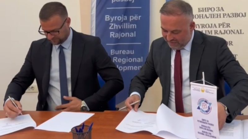 Daut Memishi jep lajmin  Komuna e Tearcës fiton projekte mbi 9 milionë denarë për përmirësimin e infrastrukturës
