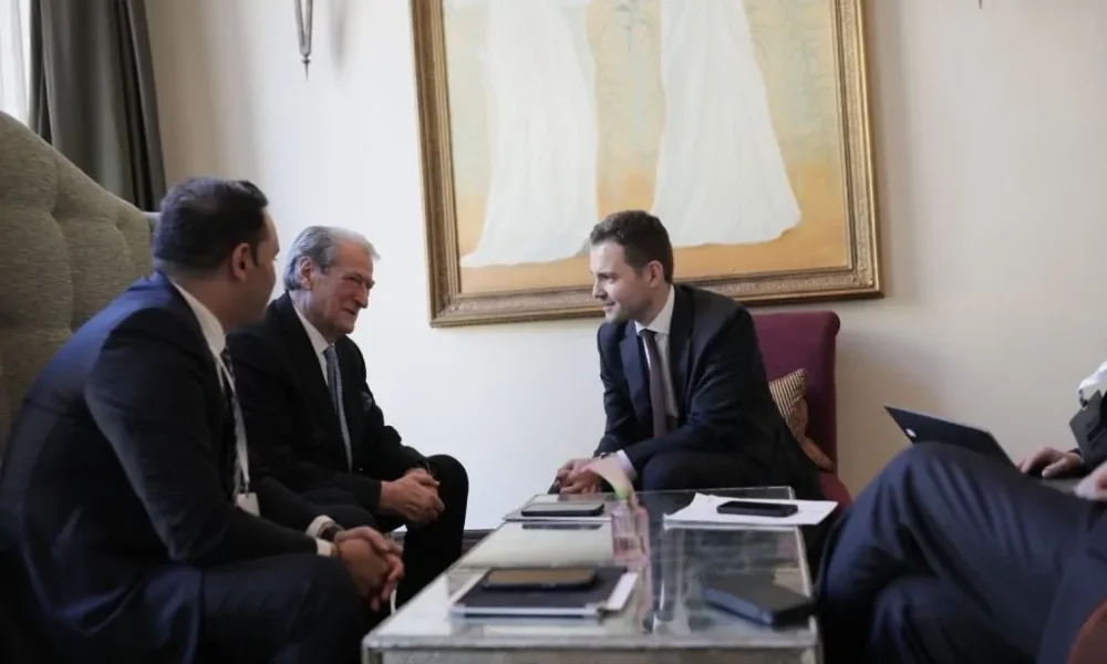 Sali Berisha kërkon  avancim  të të drejtave të shqiptarëve në Maqedoni të Veriut