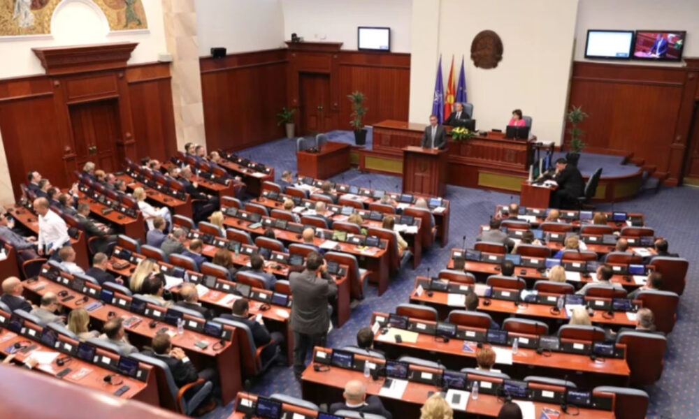 Opozita shpërthen ndaj pushtetit  Tallje dhe arrogancë në seancat për pyetjet e deputetëve