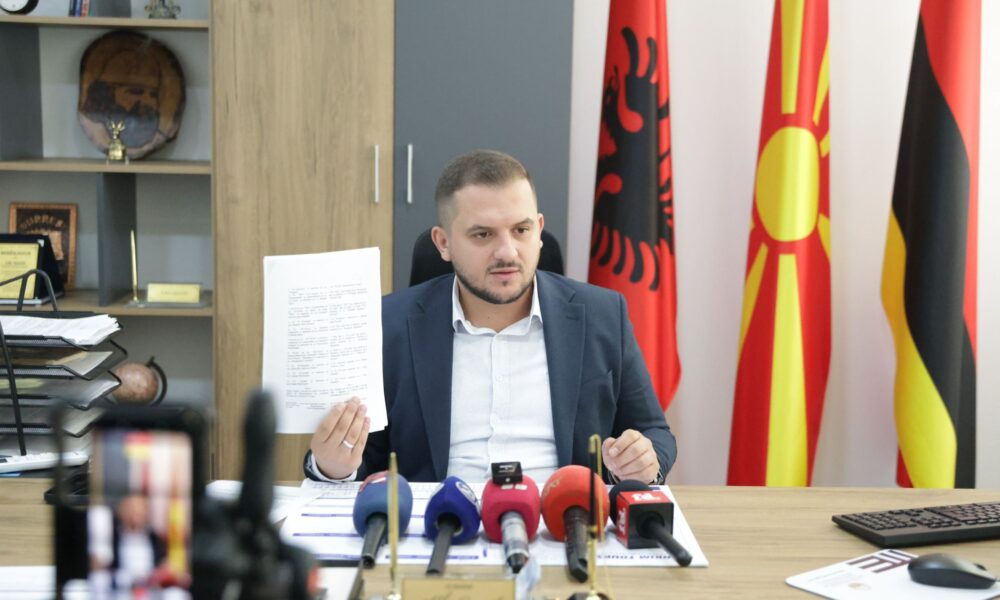 Qamili  Vendimi i vitit 2007 për emrat e rrugëve ishte gjysmak  tani po e zgjidhim sipas ligjit
