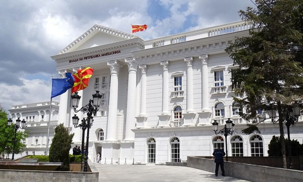 Mickoski njoftoi rikonstruimin e Qeverisë  Cilët ministra janë më afër derës së daljes 