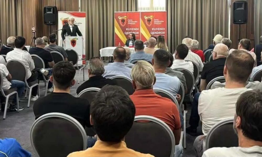 PDSh mbajti Kuvendin  u zgjodh Kryesia Qendrore