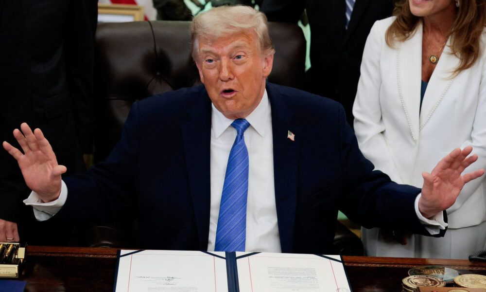 Trump  Marrëveshja me Iranin u kompletua  urime të gjithëve   le të rrjedhë nafta