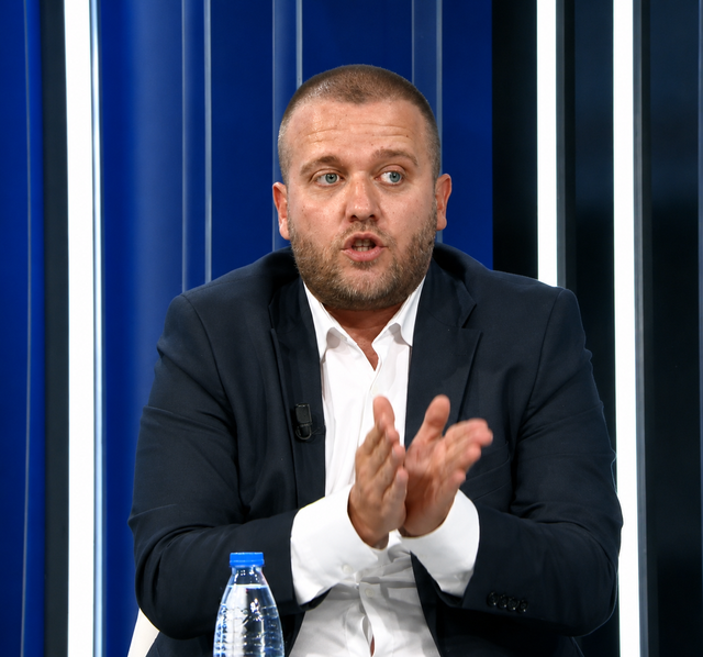  Interes i pastër grek   deputeti socialist akuzon Athinën për Zvërnecin  Hapën mbi 1000 IP për të pompuar ambientalizmin